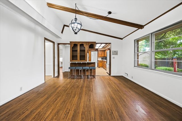110 W Crockett Street, Wolfe City, TX 75496