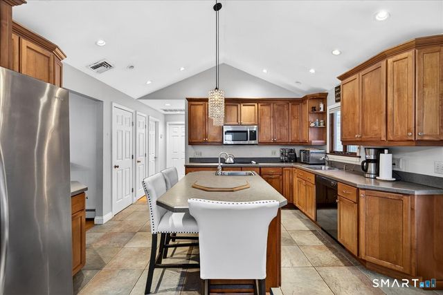 30 Highwood Avenue, Hamden, CT 06514