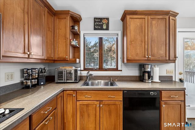 30 Highwood Avenue, Hamden, CT 06514