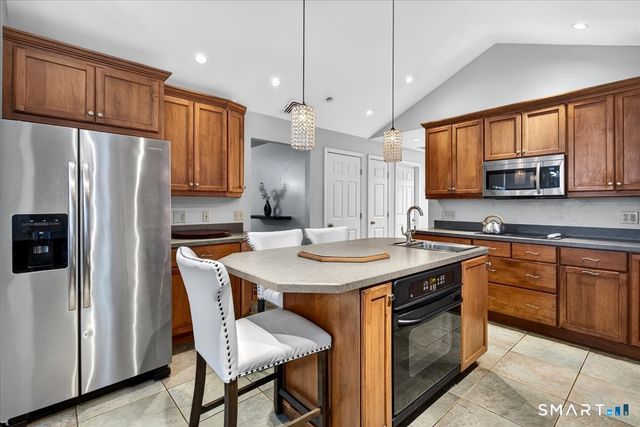 30 Highwood Avenue, Hamden, CT 06514