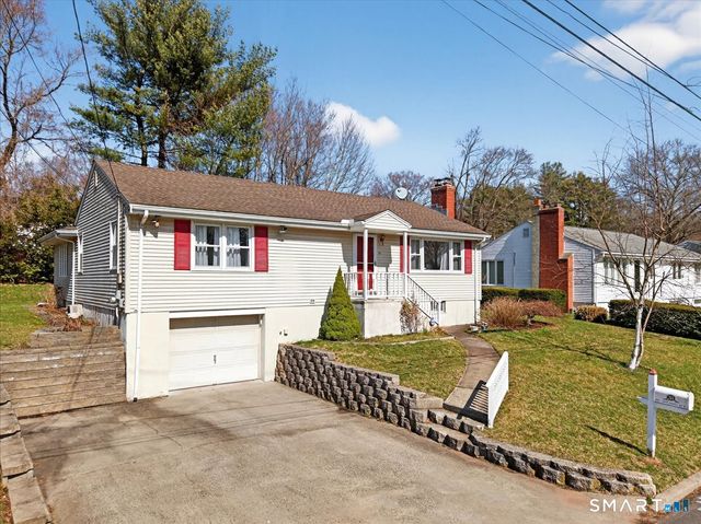 30 Highwood Avenue, Hamden, CT 06514