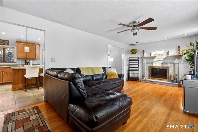 30 Highwood Avenue, Hamden, CT 06514