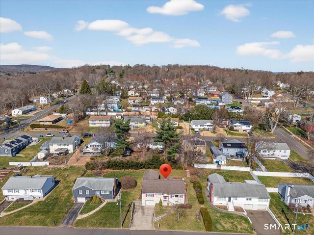 30 Highwood Avenue, Hamden, CT 06514