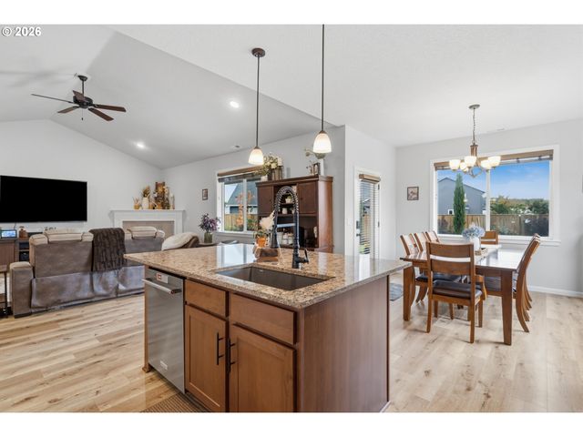 2944 Ne DRIFT Ct, Albany, OR 97321