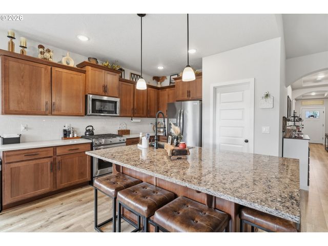 2944 Ne DRIFT Ct, Albany, OR 97321