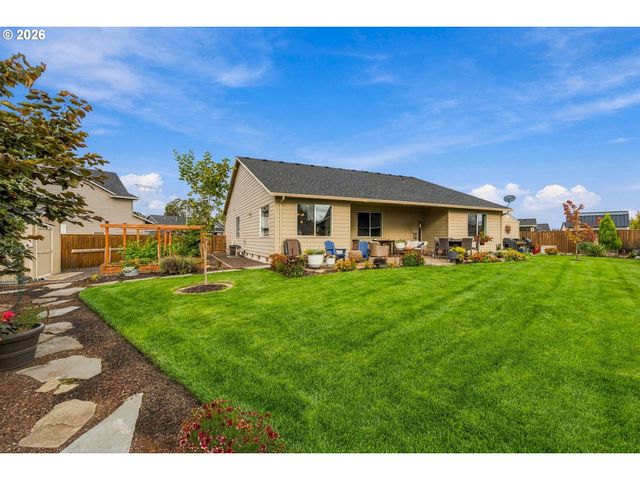 2944 Ne DRIFT Ct, Albany, OR 97321