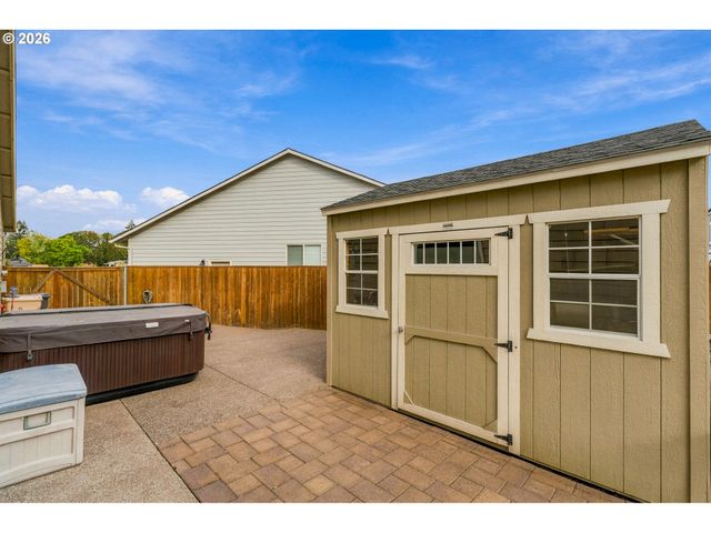 2944 Ne DRIFT Ct, Albany, OR 97321