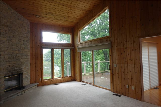 15 Valewood Run, Penfield, NY 14526