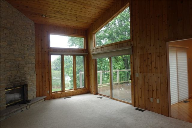 15 Valewood Run, Penfield, NY 14526