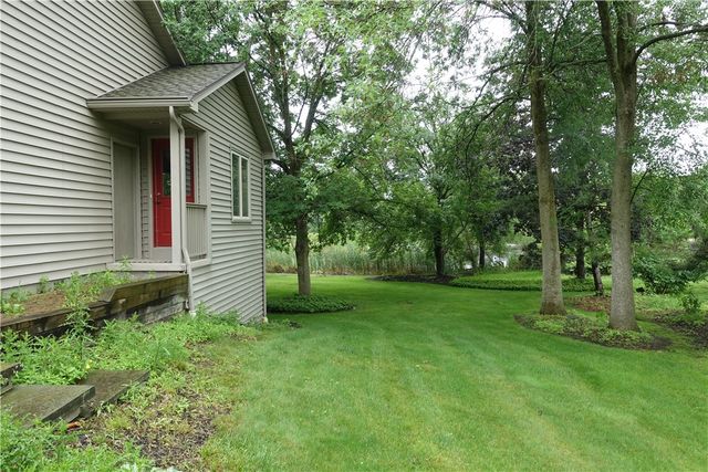 15 Valewood Run, Penfield, NY 14526