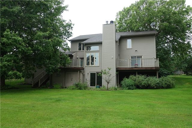 15 Valewood Run, Penfield, NY 14526