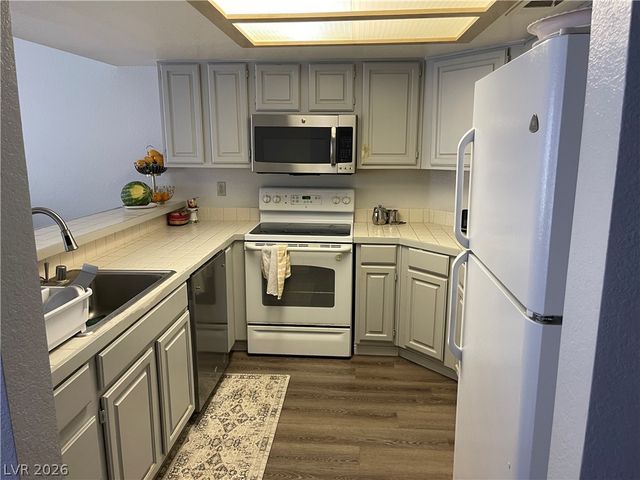 6250 West Flamingo Road 142, Las Vegas, NV 89103