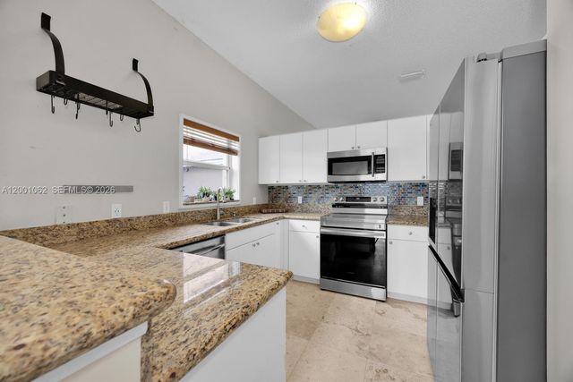 3110 SE 4th Pl, Homestead, FL 33033