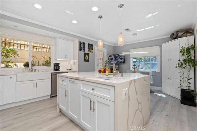 8 Monticello, Irvine, CA 92620