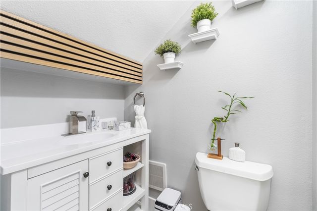 8 Monticello, Irvine, CA 92620