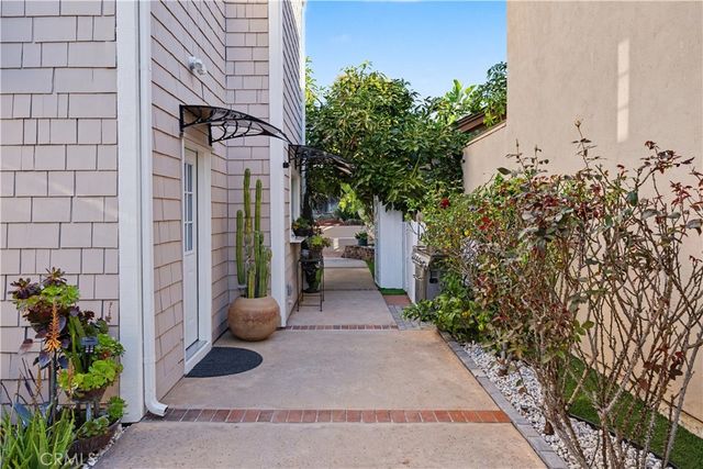 8 Monticello, Irvine, CA 92620