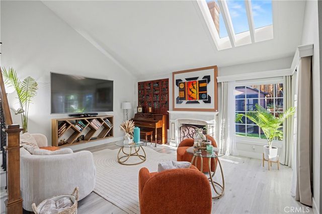 8 Monticello, Irvine, CA 92620