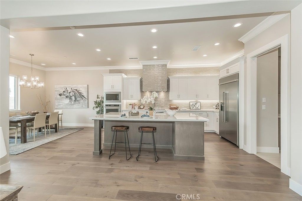 Image 10 of property listing at 11421 N Live Oak Drive, Fresno, CA 93730