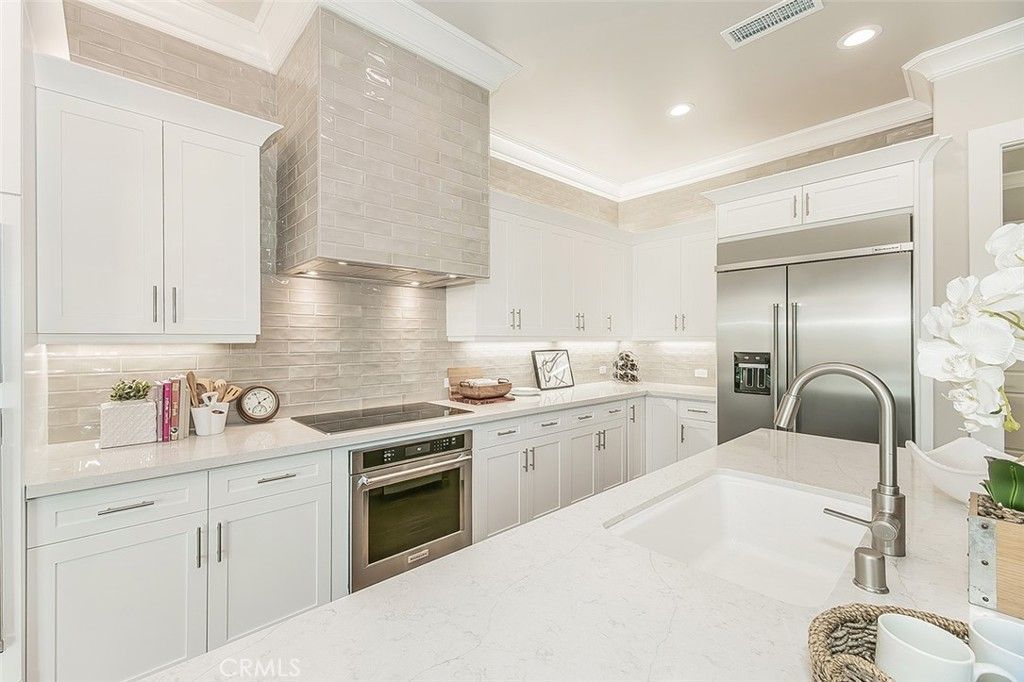 Image 14 of property listing at 11421 N Live Oak Drive, Fresno, CA 93730