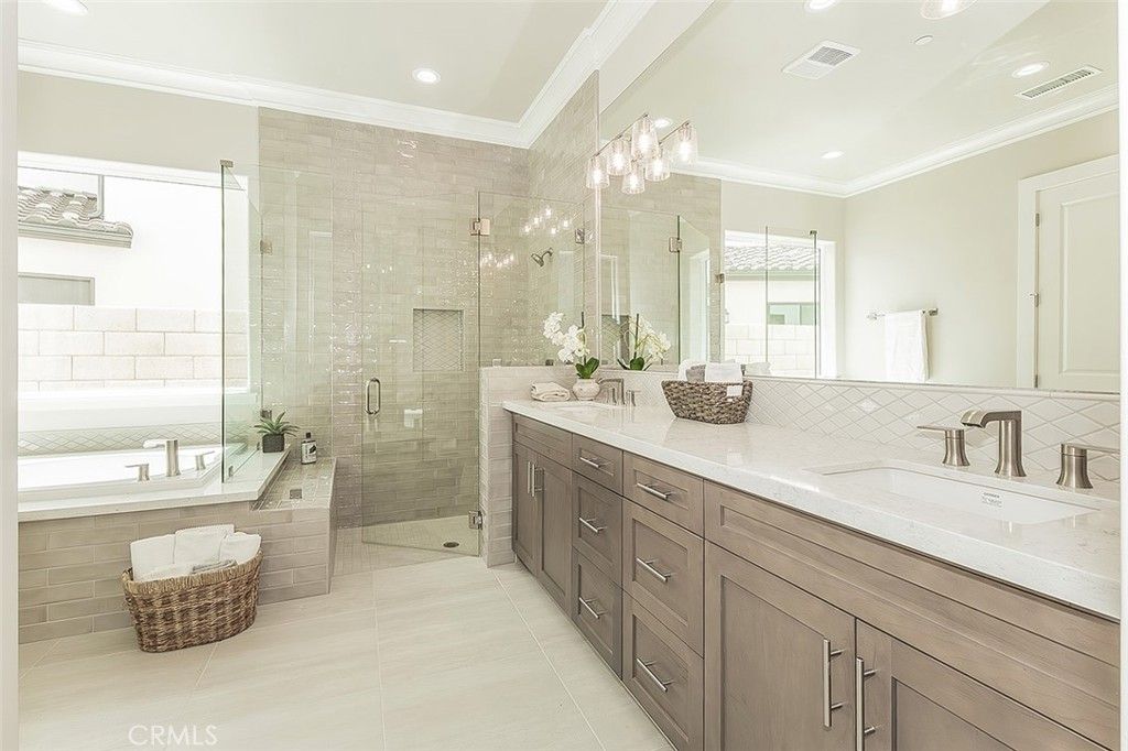 Image 29 of property listing at 11421 N Live Oak Drive, Fresno, CA 93730