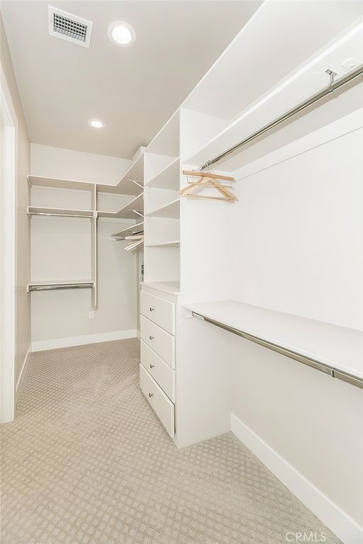 Image 34 of property listing at 11421 N Live Oak Drive, Fresno, CA 93730