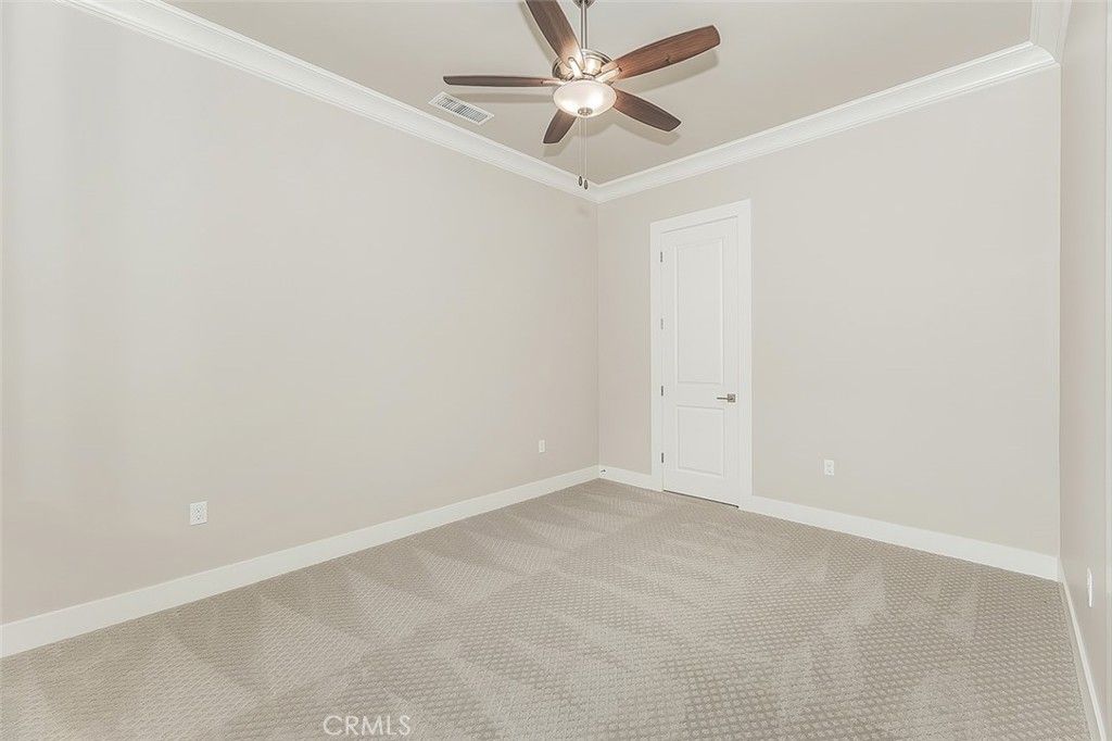 Image 38 of property listing at 11421 N Live Oak Drive, Fresno, CA 93730