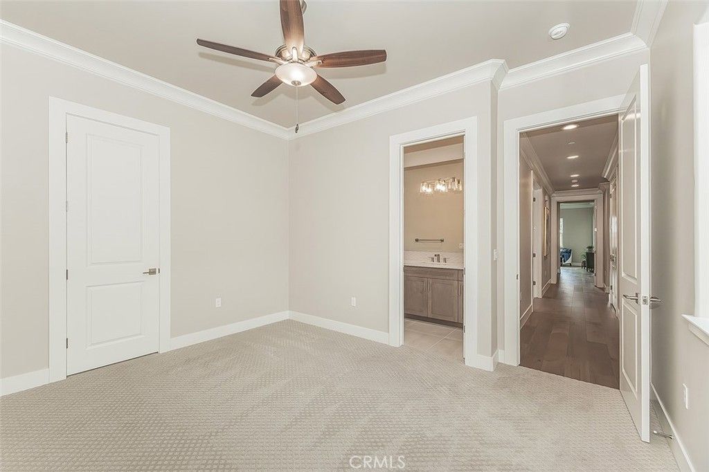 Image 39 of property listing at 11421 N Live Oak Drive, Fresno, CA 93730