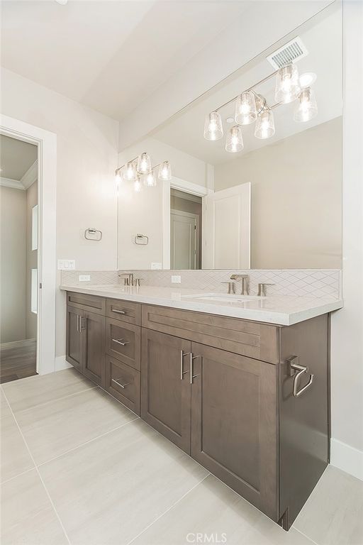 Image 47 of property listing at 11421 N Live Oak Drive, Fresno, CA 93730