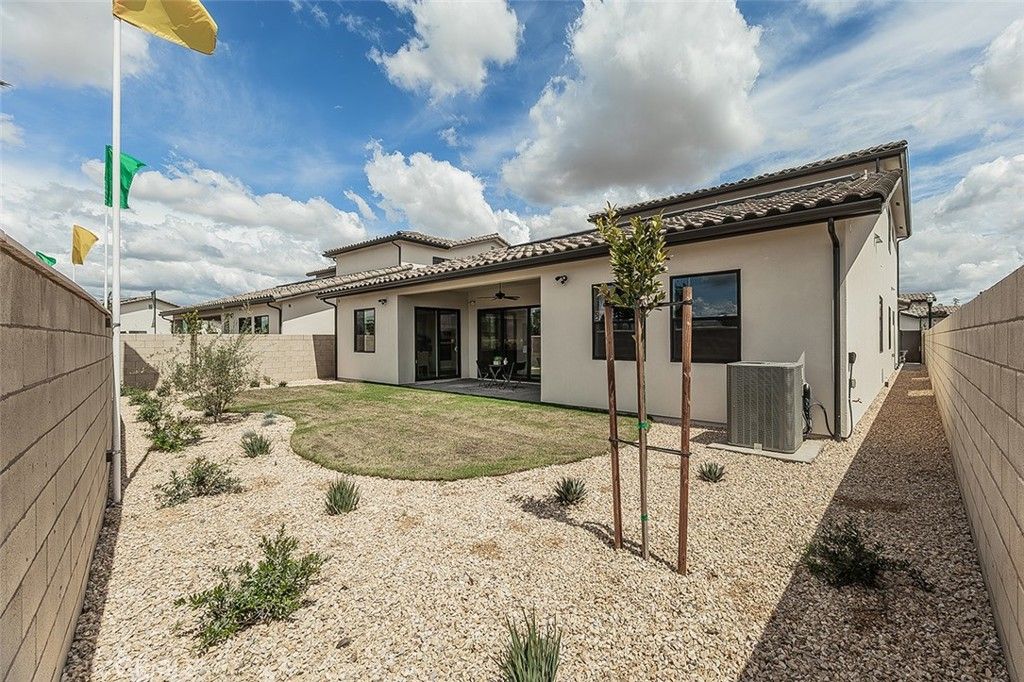 Image 59 of property listing at 11421 N Live Oak Drive, Fresno, CA 93730