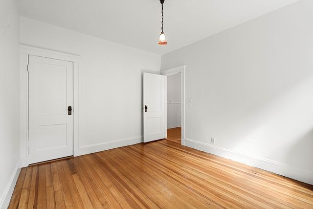 231 Rawson Rd 4, Brookline, MA 02445