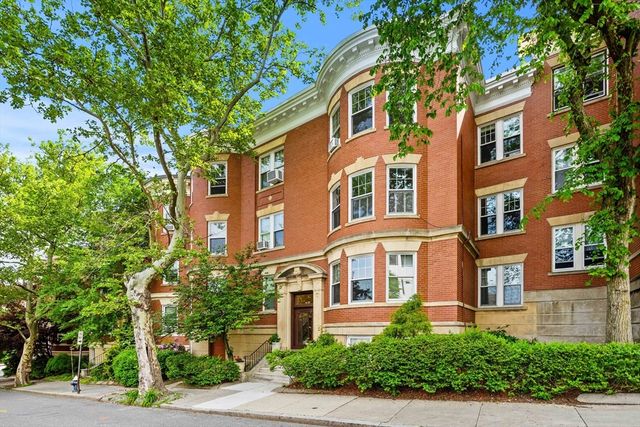 231 Rawson Rd 4, Brookline, MA 02445