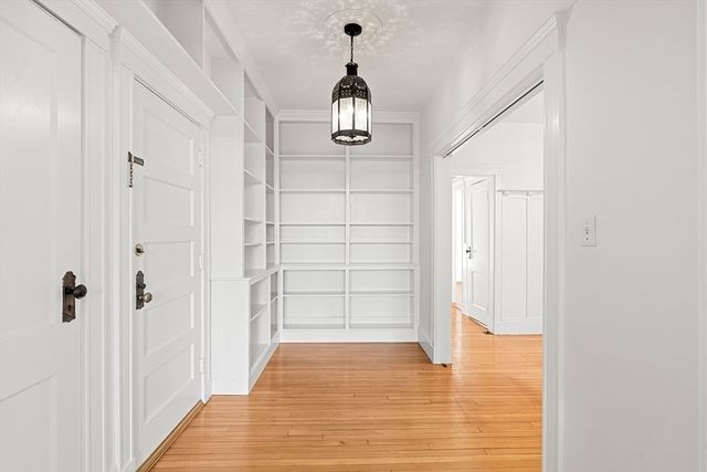 231 Rawson Rd 4, Brookline, MA 02445