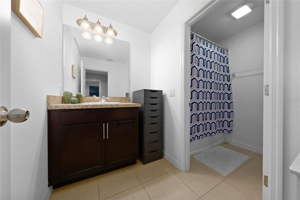 Image 25 of property listing at 454 ANNABELLE WAY, Davenport, FL 33837