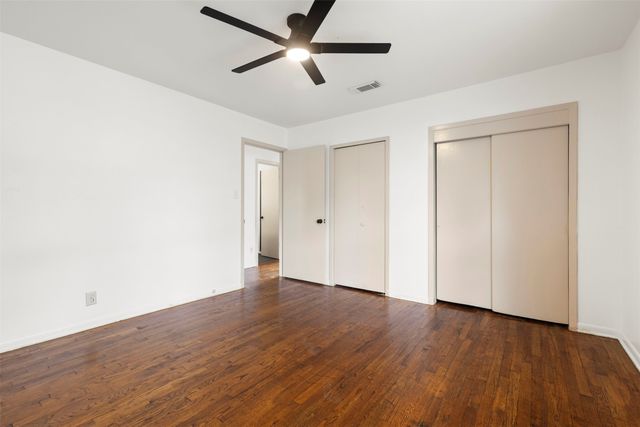 829 Yale Street, River Oaks, TX 76114