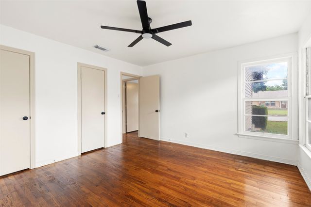 829 Yale Street, River Oaks, TX 76114