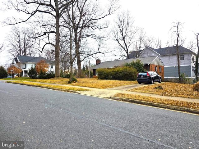 6633 MOLY DR, Falls Church, VA 22046