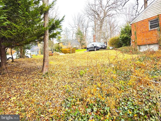 6633 MOLY DR, Falls Church, VA 22046