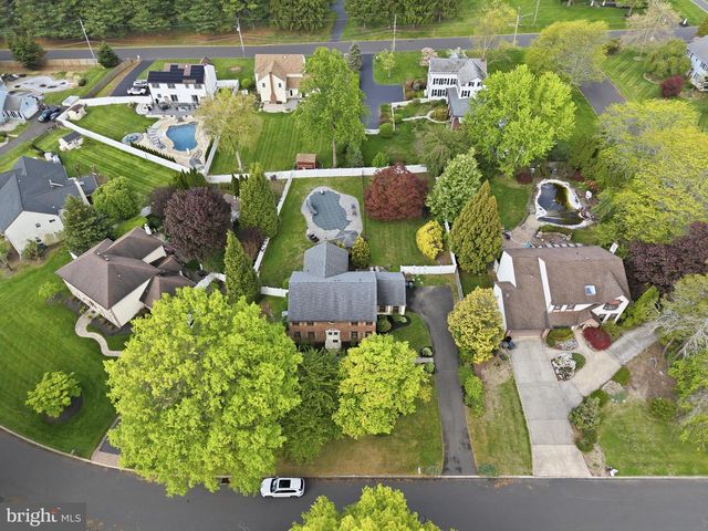 9 RENEE CIR, Richboro, PA 18954