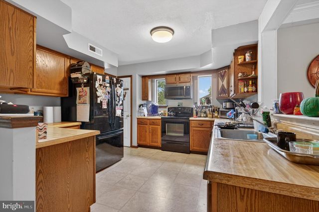 9 RENEE CIR, Richboro, PA 18954