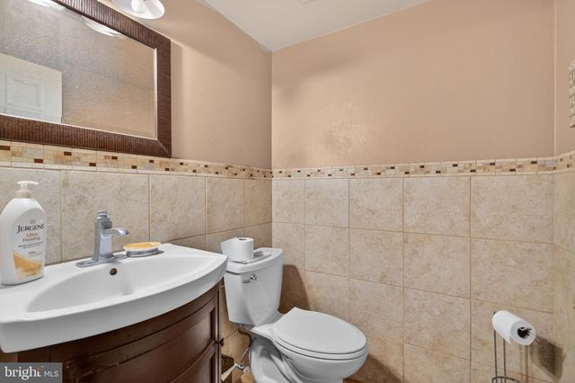 9 RENEE CIR, Richboro, PA 18954