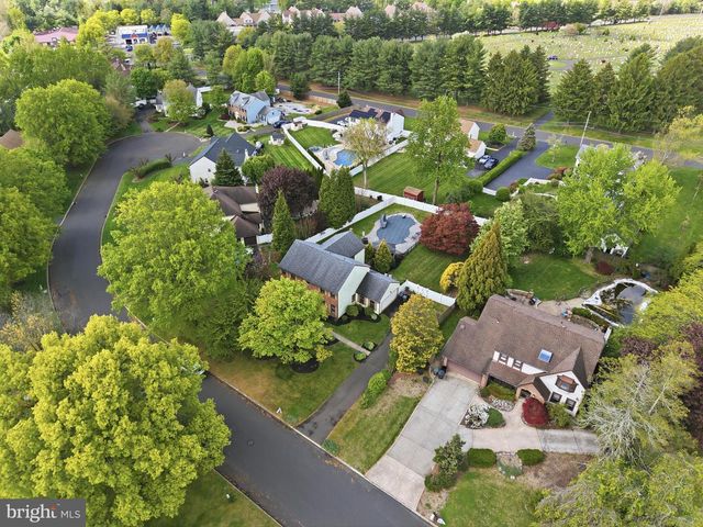 9 RENEE CIR, Richboro, PA 18954