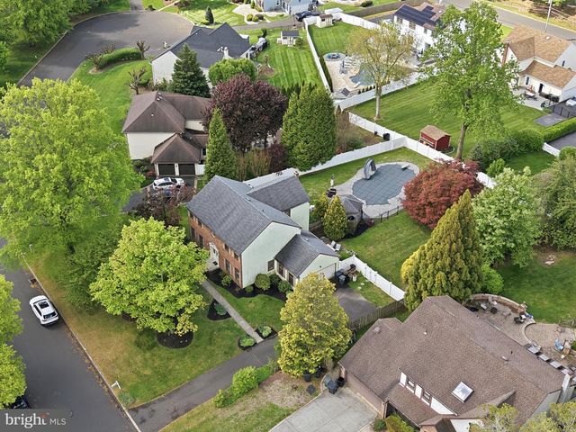 9 RENEE CIR, Richboro, PA 18954