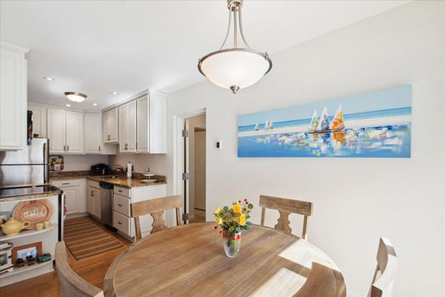 2928 Dean Parkway 2J, Minneapolis, MN 55416