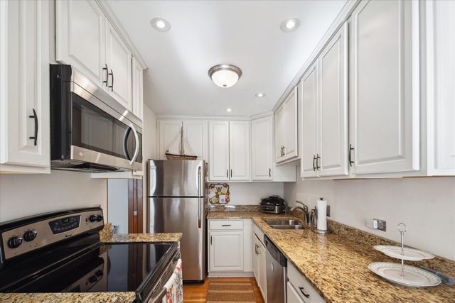2928 Dean Parkway 2J, Minneapolis, MN 55416