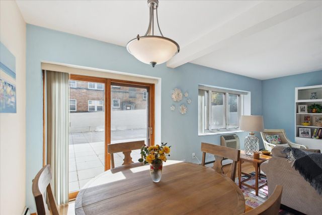 2928 Dean Parkway 2J, Minneapolis, MN 55416