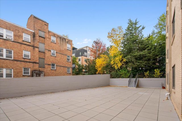 2928 Dean Parkway 2J, Minneapolis, MN 55416