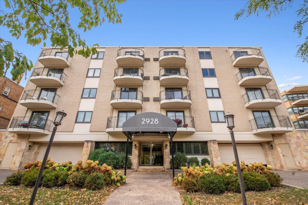 2928 Dean Parkway 2J, Minneapolis, MN 55416
