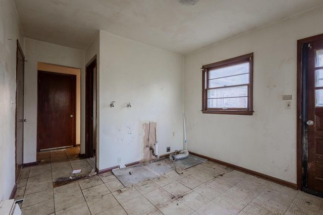 10019 N Cedarburg ROAD, Mequon, WI 53092