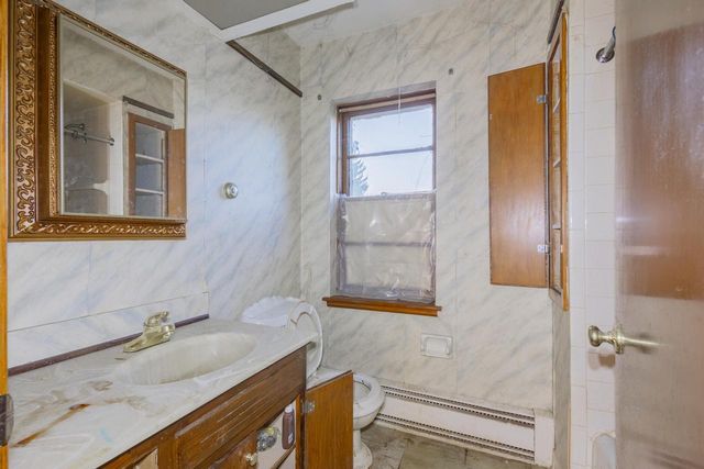 10019 N Cedarburg ROAD, Mequon, WI 53092