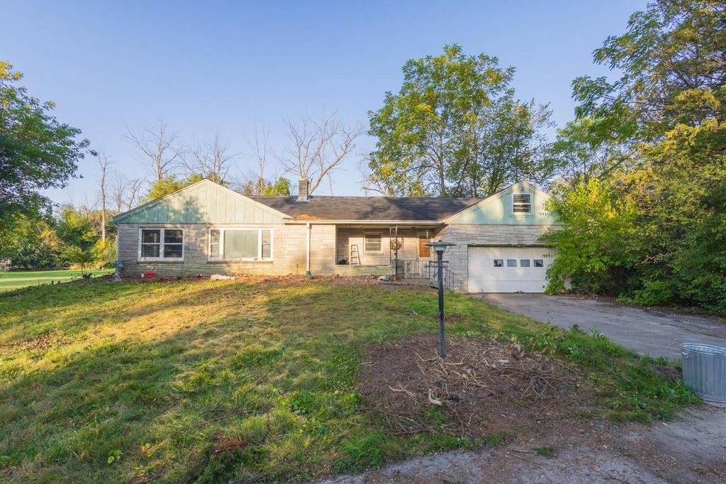 10019 N Cedarburg ROAD, Mequon, WI 53092